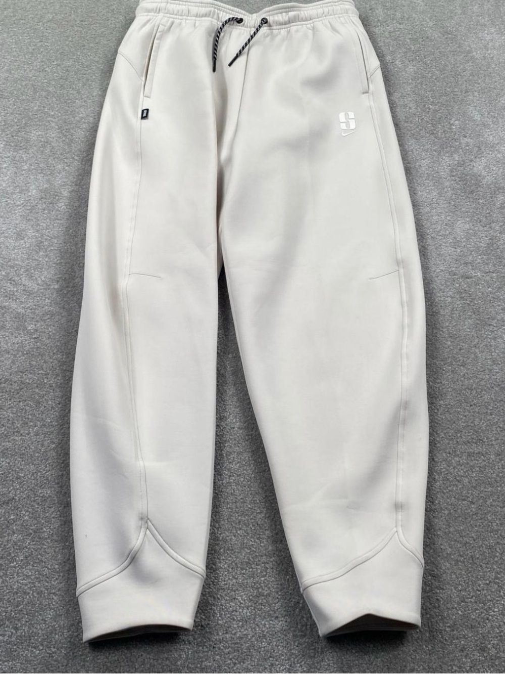 Nike Dri-FIT Sabrina Ionescu Women’s Beige Jogger Pants Size Medium
